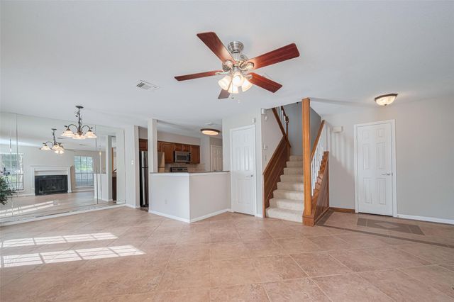 2211 S Kirkwood Road 19, Houston, TX 77077