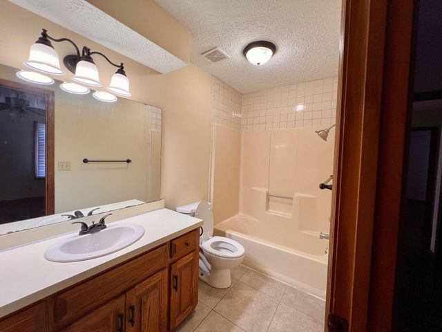 3749-3753 N Pickwick, Springfield, MO 65803