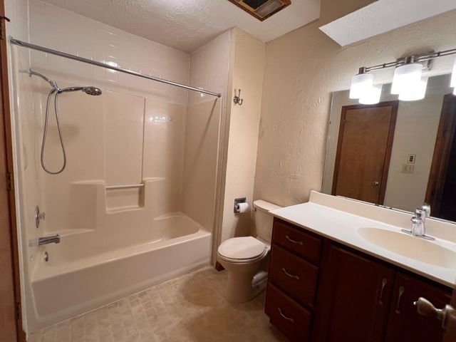 3749-3753 N Pickwick, Springfield, MO 65803