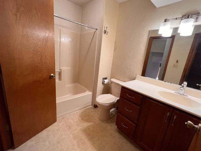 3749-3753 N Pickwick, Springfield, MO 65803