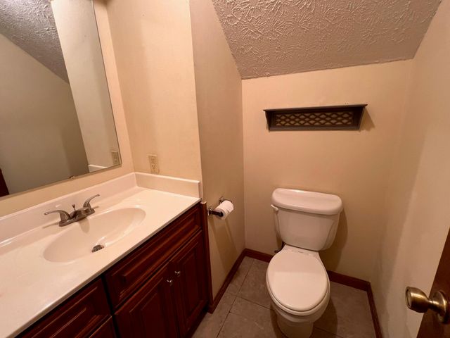 3749-3753 N Pickwick, Springfield, MO 65803