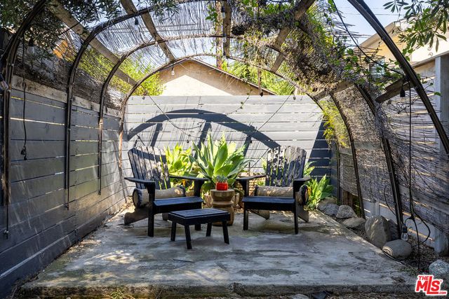 3225 Larga Avenue, Los Angeles, CA 90039