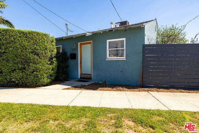 3225 Larga Avenue, Los Angeles, CA 90039