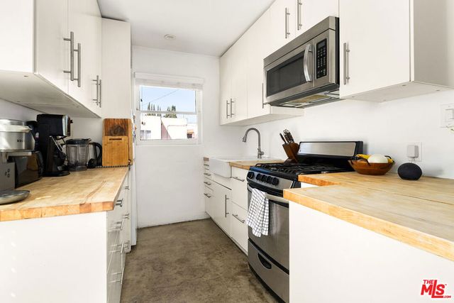 3225 Larga Avenue, Los Angeles, CA 90039