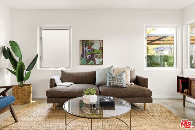 3225 Larga Avenue, Los Angeles, CA 90039