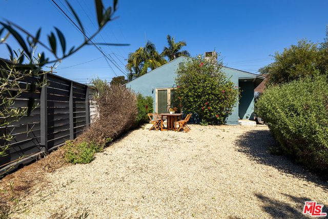 3225 Larga Avenue, Los Angeles, CA 90039