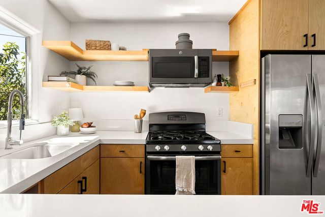 3225 Larga Avenue, Los Angeles, CA 90039