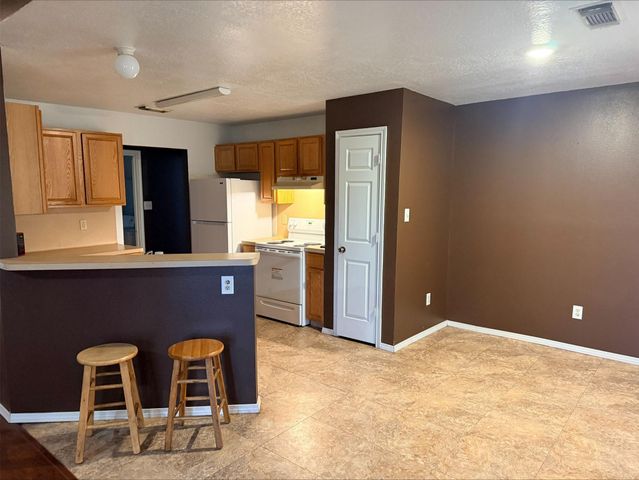 415 County Road 175, Bay City, TX 77415