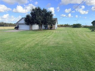 415 County Road 175, Bay City, TX 77415