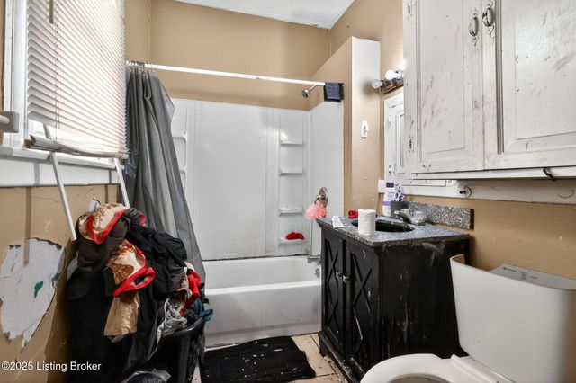 2111 Grand Ave, Louisville, KY 40210