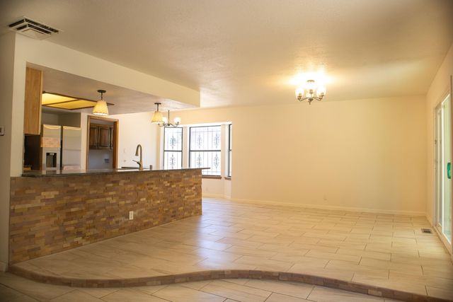 5406 Edwards Drive NE, Albuquerque, NM 87111