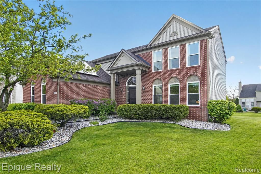 8068 Creek Bend Drive, Ypsilanti, MI 48197