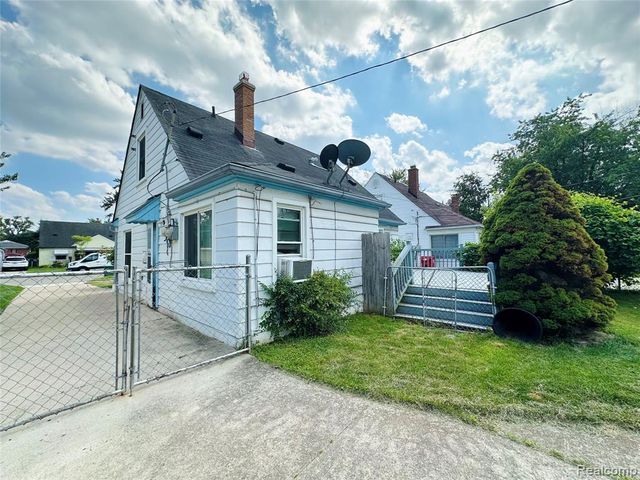 17629 Lincoln Avenue, Eastpointe, MI 48021