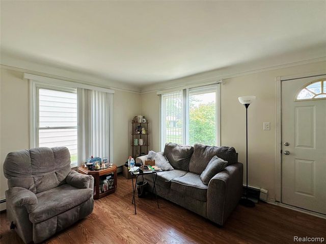 17629 Lincoln Avenue, Eastpointe, MI 48021