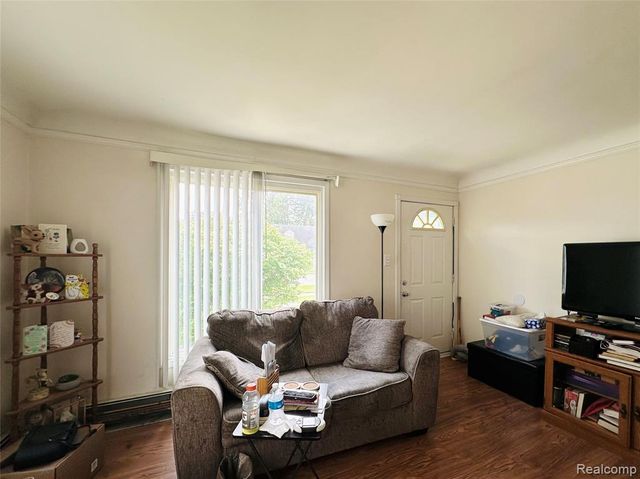 17629 Lincoln Avenue, Eastpointe, MI 48021