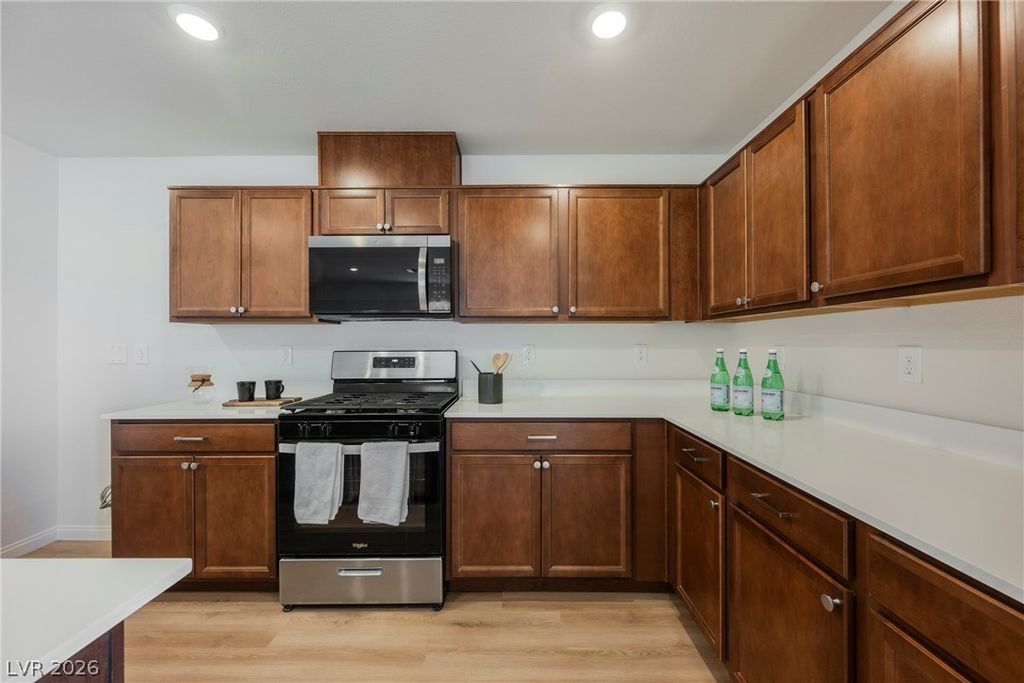 Image 11 of property listing at 724 Wild Highlands Lane, Henderson, NV 89015