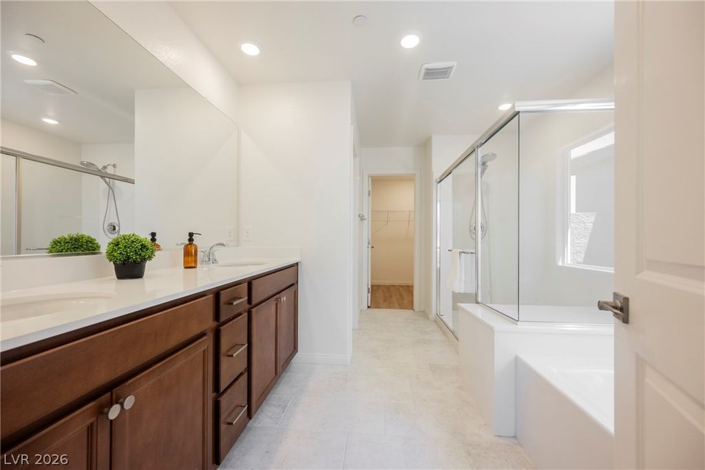 Image 14 of property listing at 724 Wild Highlands Lane, Henderson, NV 89015