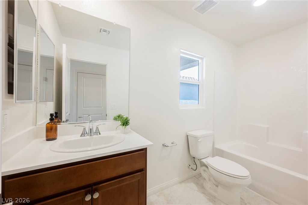 Image 16 of property listing at 724 Wild Highlands Lane, Henderson, NV 89015