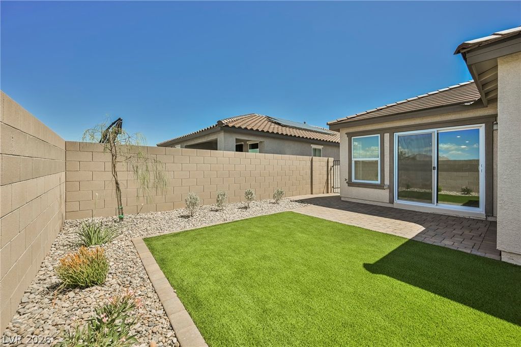 Image 19 of property listing at 724 Wild Highlands Lane, Henderson, NV 89015