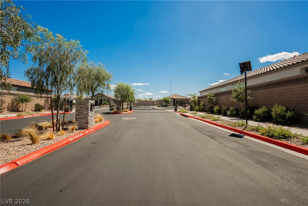 Image 21 of property listing at 724 Wild Highlands Lane, Henderson, NV 89015