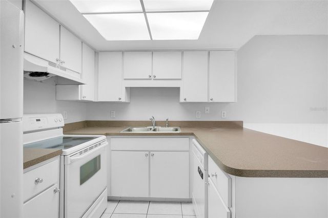 97 WINDTREE LANE 104, Winter Garden, FL 34787