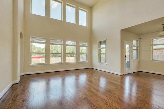 4233 Privacy Hedge ST, Leander, TX 78641