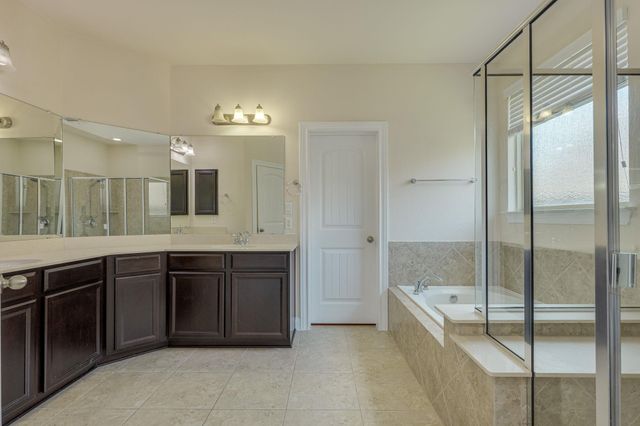 4233 Privacy Hedge ST, Leander, TX 78641