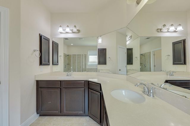 4233 Privacy Hedge ST, Leander, TX 78641