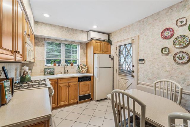 78-20 222nd Street, Oakland Gardens, NY 11364
