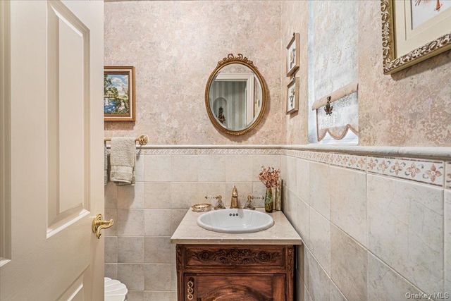 78-20 222nd Street, Oakland Gardens, NY 11364