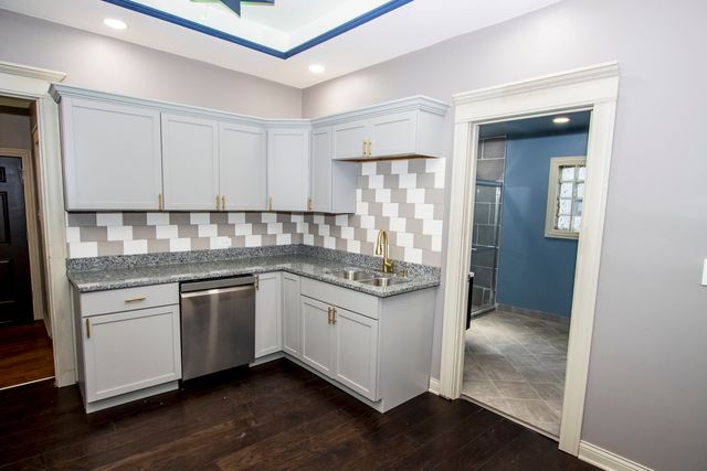 845 W 50th Place, Chicago, IL 60609