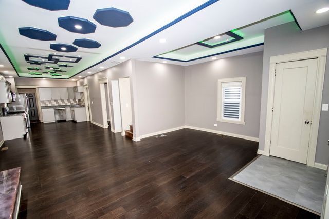 845 W 50th Place, Chicago, IL 60609