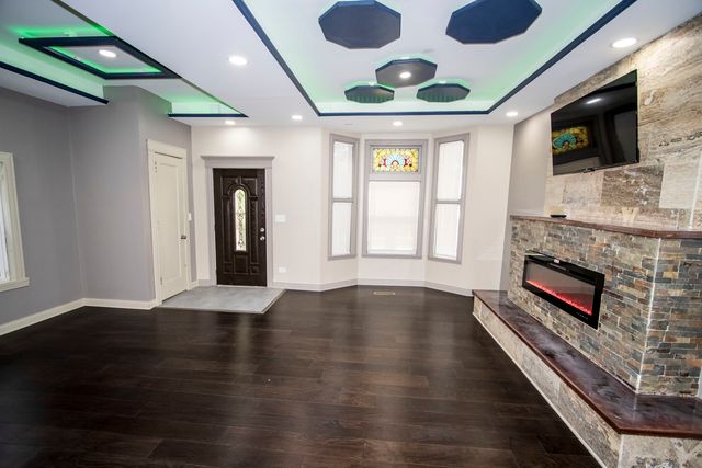 845 W 50th Place, Chicago, IL 60609