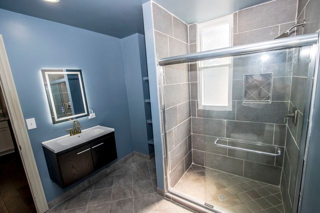 845 W 50th Place, Chicago, IL 60609