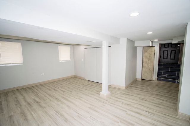 845 W 50th Place, Chicago, IL 60609