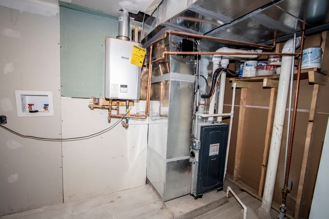 845 W 50th Place, Chicago, IL 60609