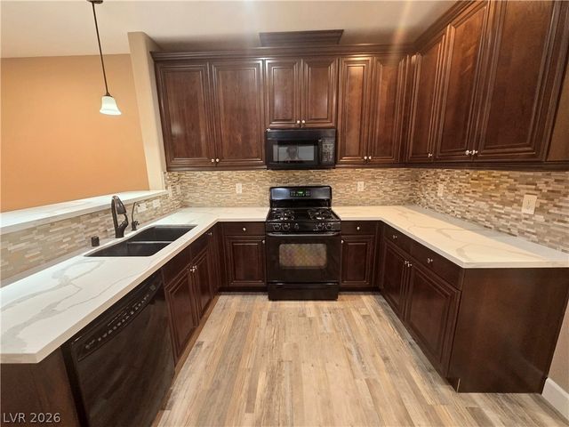 9313 Night Mesa Street, Las Vegas, NV 89178