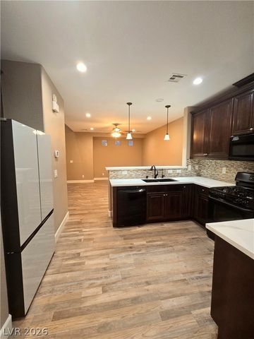 9313 Night Mesa Street, Las Vegas, NV 89178