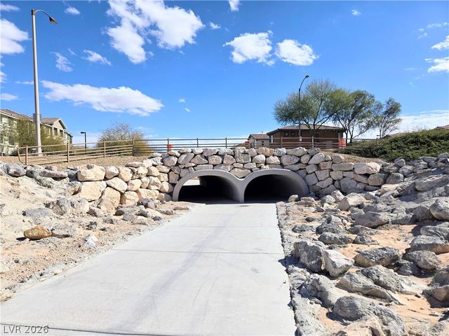 9313 Night Mesa Street, Las Vegas, NV 89178