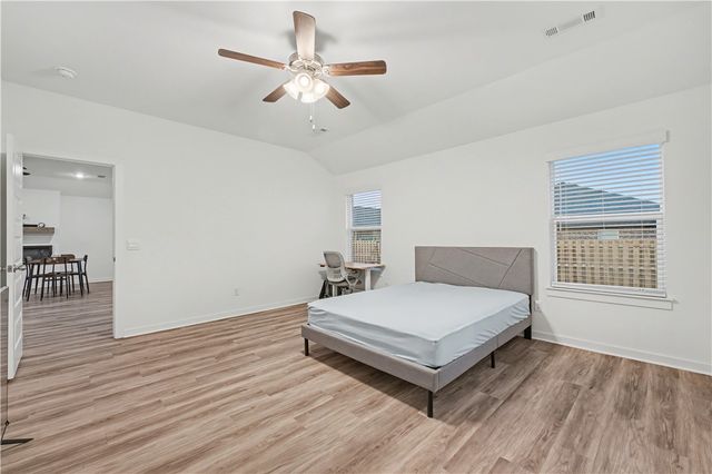 210 Collie Avenue, Lowell, AR 72745