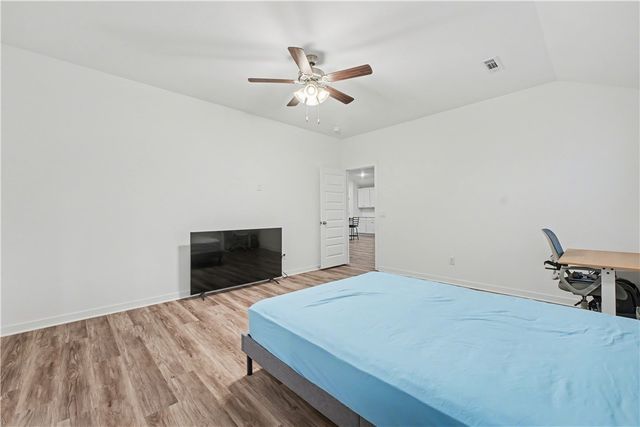 210 Collie Avenue, Lowell, AR 72745