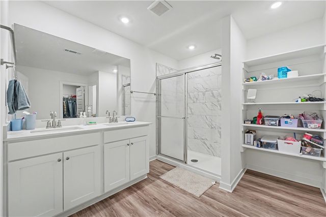 210 Collie Avenue, Lowell, AR 72745