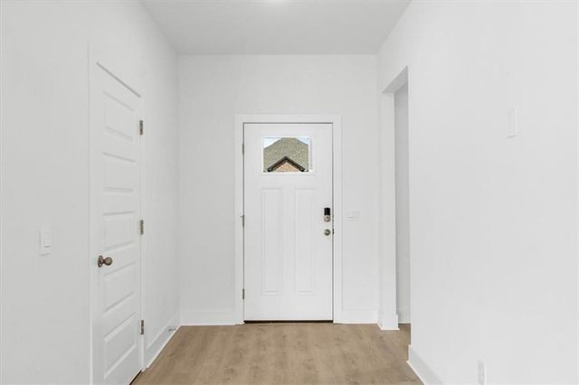 210 Collie Avenue, Lowell, AR 72745