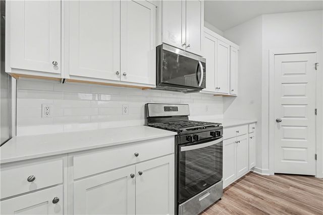 210 Collie Avenue, Lowell, AR 72745