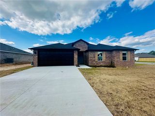 210 Collie Avenue, Lowell, AR 72745