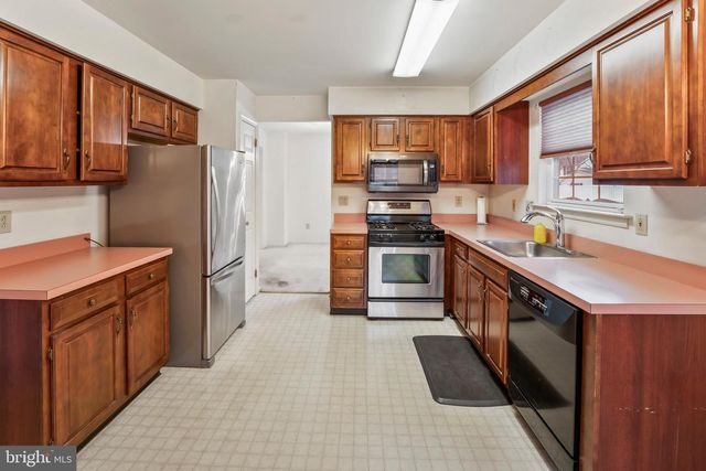 12 GERRY LN, Sicklerville, NJ 08081