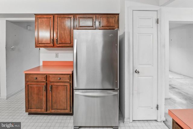 12 GERRY LN, Sicklerville, NJ 08081