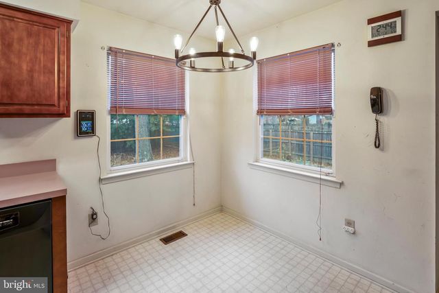 12 GERRY LN, Sicklerville, NJ 08081