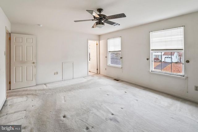 12 GERRY LN, Sicklerville, NJ 08081