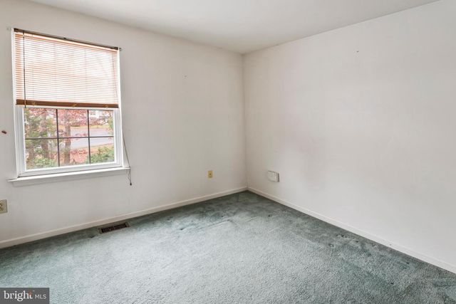 12 GERRY LN, Sicklerville, NJ 08081